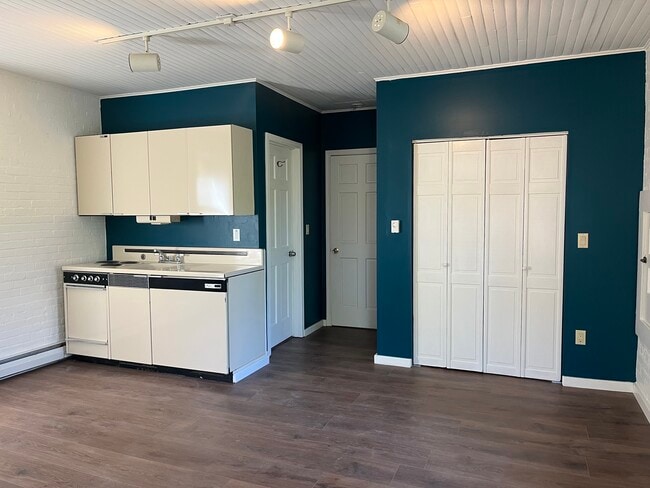 property at 652 W Onondaga St