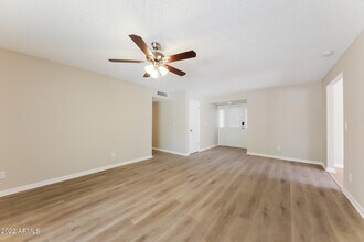 10237 N 45th Ave in Glendale, AZ - Building Photo - Building Photo