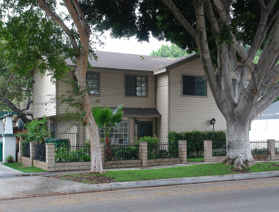 332 S Olive St in Orange, CA - Foto de edificio