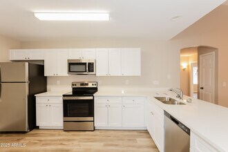 7744 W Yucca St in Peoria, AZ - Building Photo - Building Photo