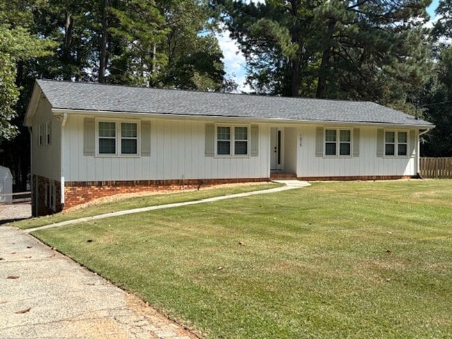 1015 Castlewood Dr in Woodstock, GA - Building Photo - Building Photo