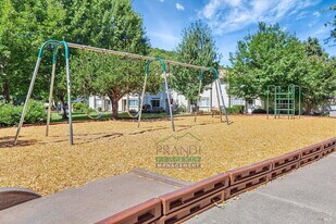 1 Oliva Dr in Novato, CA - Building Photo