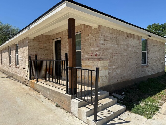 property at 1121 N 10th St