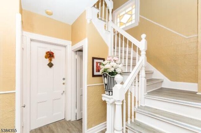 60 Wildwood Ave in Montclair, NJ - Building Photo - Building Photo