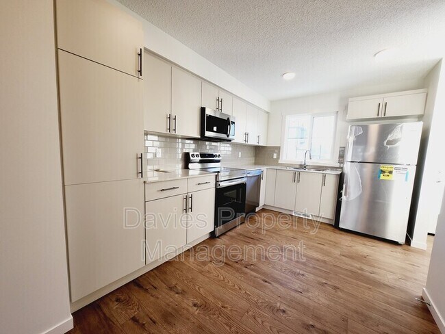 1187 Aster Blvd in Edmonton, AB - Building Photo - Building Photo