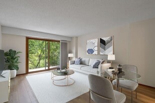 210 W Grant St in Minneapolis, MN - Building Photo