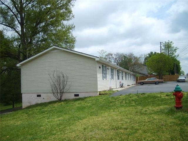 570 W 4th St in Cookeville, TN - Foto de edificio - Building Photo