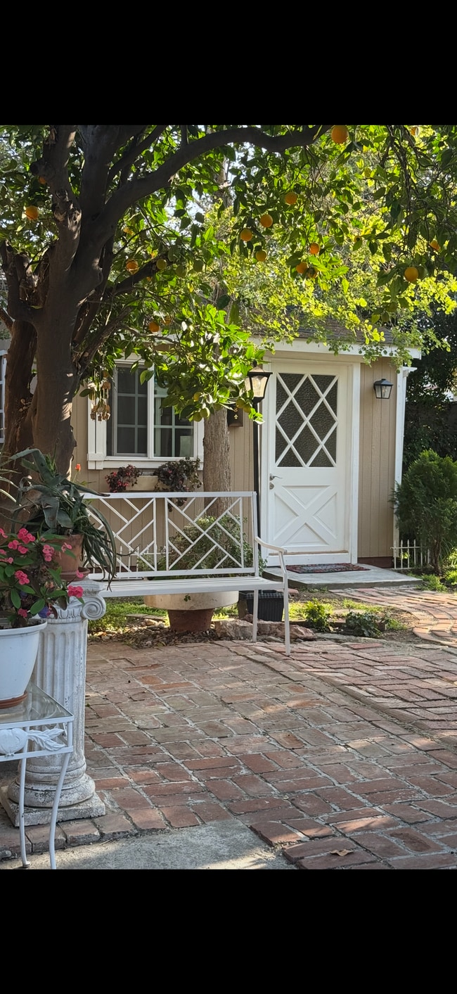 property at 7325 Citronell Ave