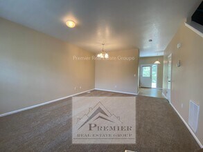 7764 Sandy Springs Point in Fountain, CO - Foto de edificio - Building Photo