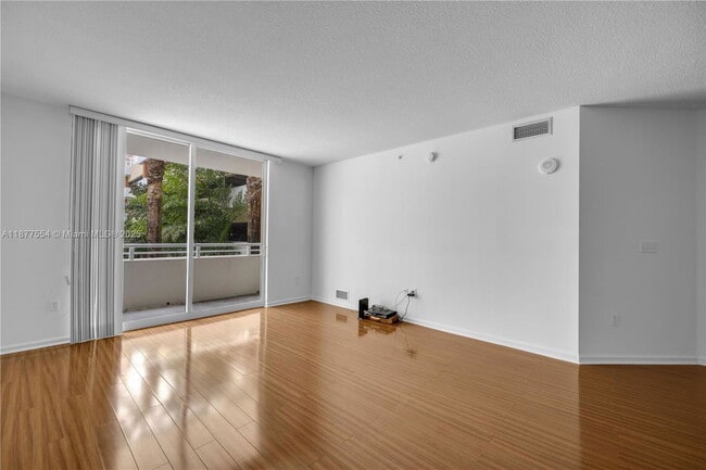 18800 NE 29th Ave in Aventura, FL - Building Photo - Building Photo