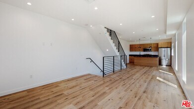 2304 Hauser Blvd in Los Angeles, CA - Building Photo - Building Photo