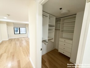 161 Tremont St, Unit 4 in Boston, MA - Foto de edificio - Building Photo