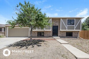 17125 E Kent Dr in Aurora, CO - Building Photo