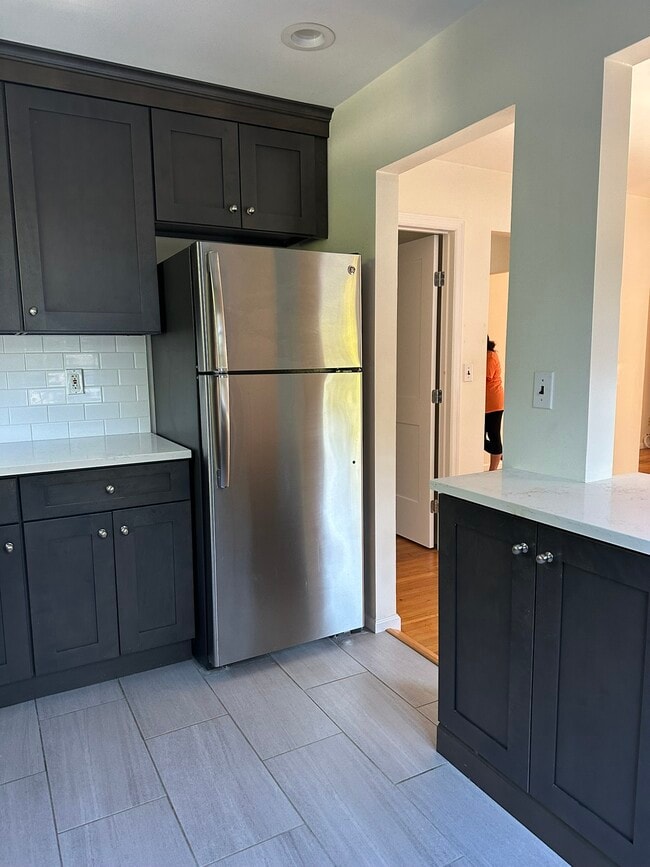 30 Summit Rd, Unit 2nd Floor in Katonah, NY - Building Photo - Building Photo