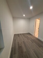 2575 NW 112th St in Miami, FL - Building Photo - Building Photo