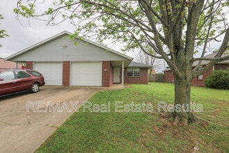2306 W Roselawn St in Rogers, AR - Building Photo - Building Photo