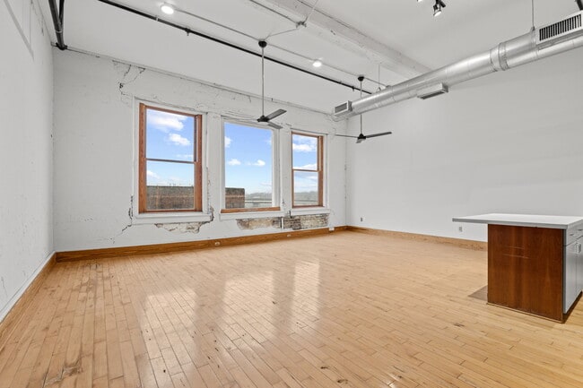 100 S Gay St in Knoxville, TN - Building Photo - Building Photo