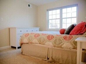 2100 North Scott Street, Unit 101 in Arlington, VA - Building Photo - Building Photo