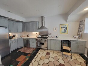 160 W Burton Pl in Chicago, IL - Building Photo - Building Photo