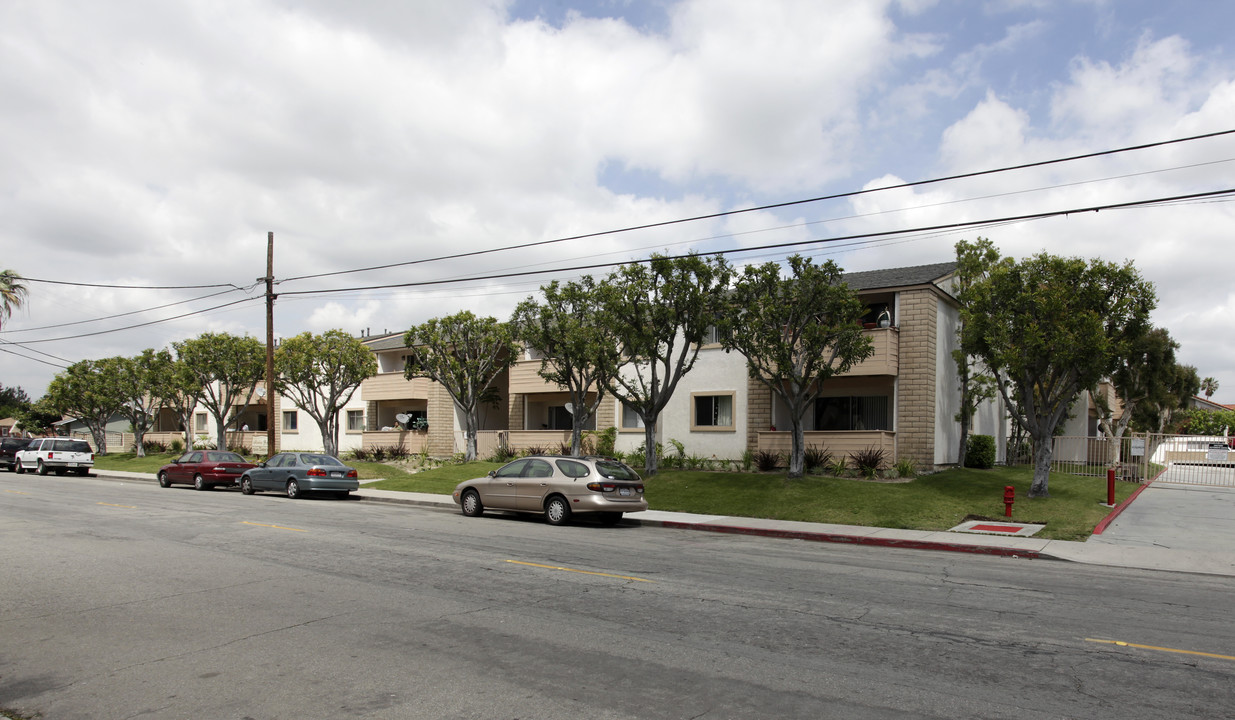 Meadow Grove in Garden Grove, CA - Building Photo