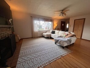 128 Murrayhill Ave in Cheswick, PA - Foto de edificio - Building Photo