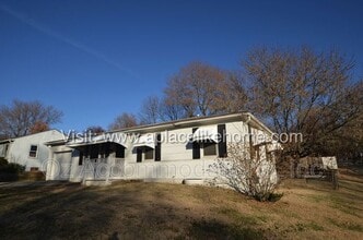 9811 Marsh Ave in Kansas City, MO - Building Photo - Building Photo
