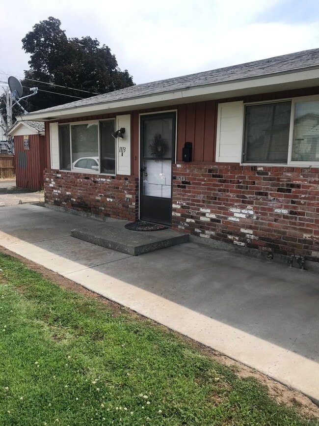 property at 1113 S 12th Ave