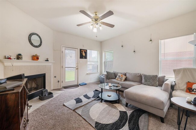 141 Maplewood N in Kyle, TX - Building Photo - Building Photo