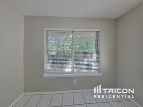 1008 Brittany Dr in Denton, TX - Building Photo - Building Photo