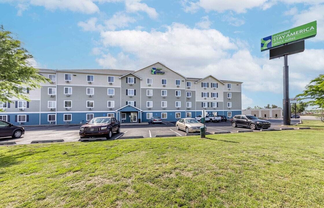 Furnished Studio-Oklahoma City - Bethany in Oklahoma City, OK - Foto de edificio