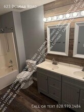 623 Duncan Rd in Flat Rock, NC - Foto de edificio - Building Photo