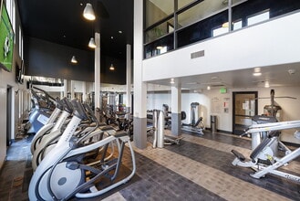 5600 Wilshire in Los Angeles, CA - Building Photo - Building Photo