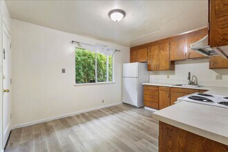 3061 Kansas St in Oakland, CA - Building Photo - Building Photo