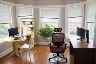 6656 N Newgard Ave in Chicago, IL - Building Photo - Building Photo