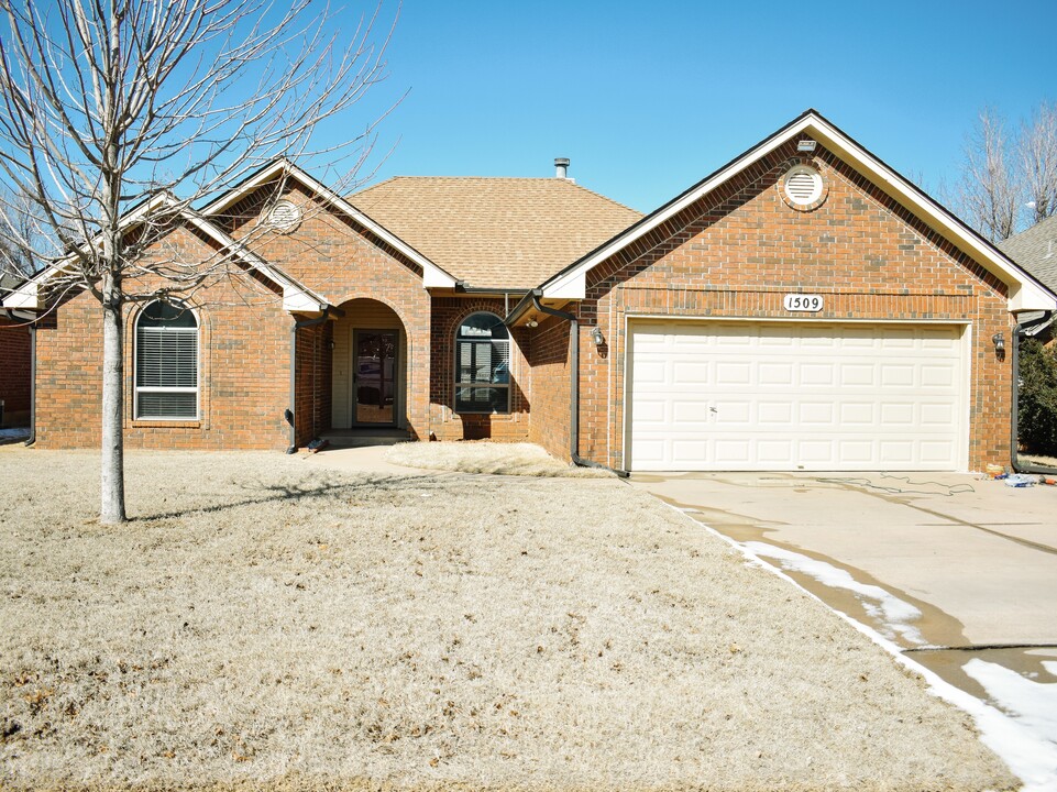 1509 George St in Edmond, OK - Building Photo