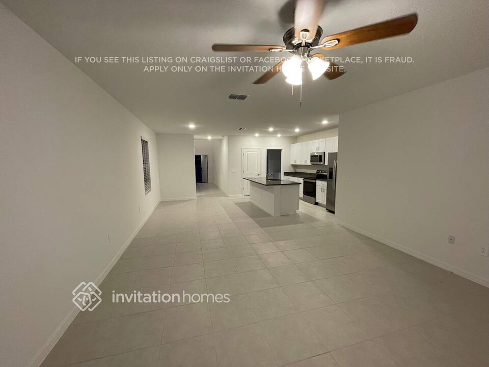 11994 Lavender Loop in Spring Hill, FL - Foto de edificio