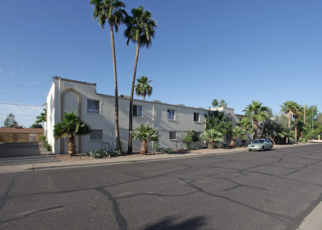 El Madrid Apartments in Mesa, AZ - Building Photo - Building Photo