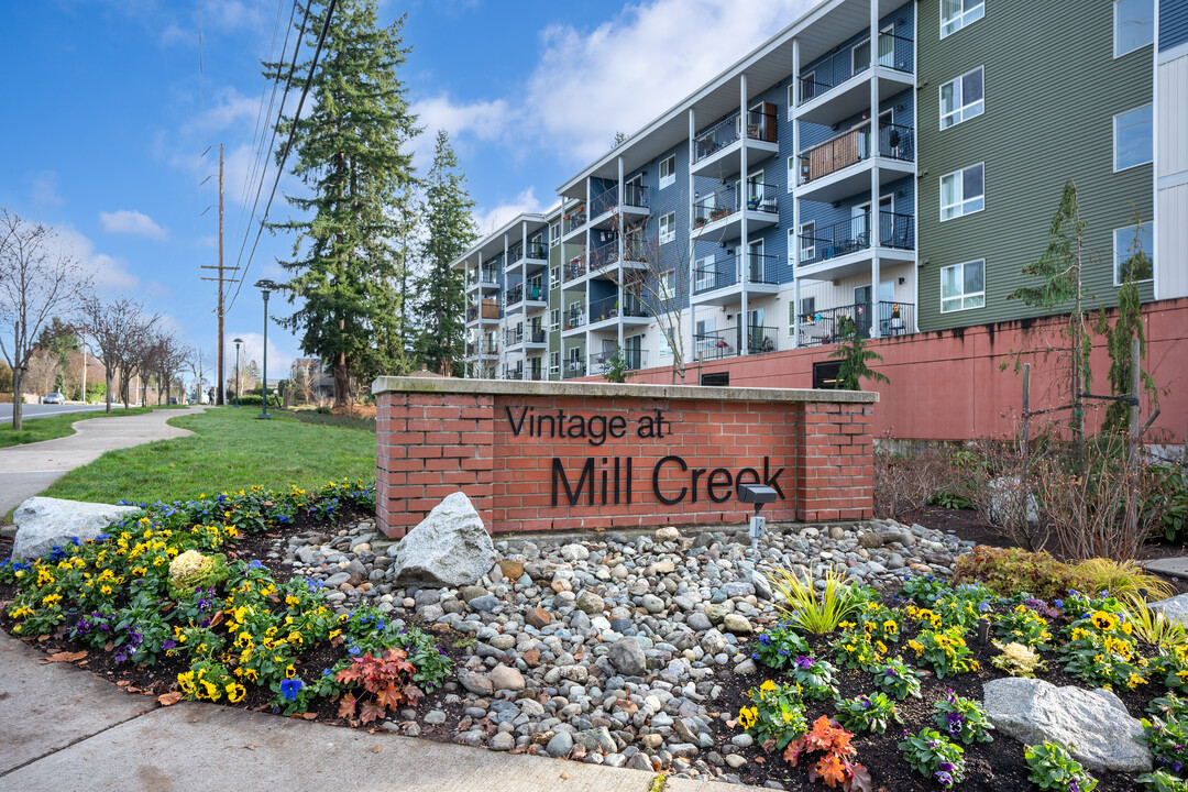 VINTAGE AT MILL CREEK in Mill Creek, WA - Foto de edificio