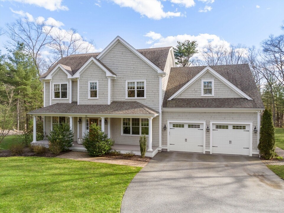 76 Oxbow Rd in Wayland, MA - Building Photo