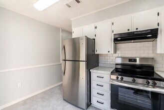 9000 Woodbine Dr in Sherwood, AR - Building Photo - Building Photo