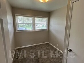 452 Midlothian Rd in St. Louis, MO - Building Photo - Building Photo