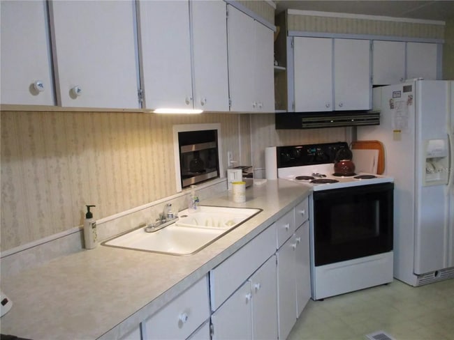 4024 Reggie Dr in Holiday, FL - Building Photo - Building Photo