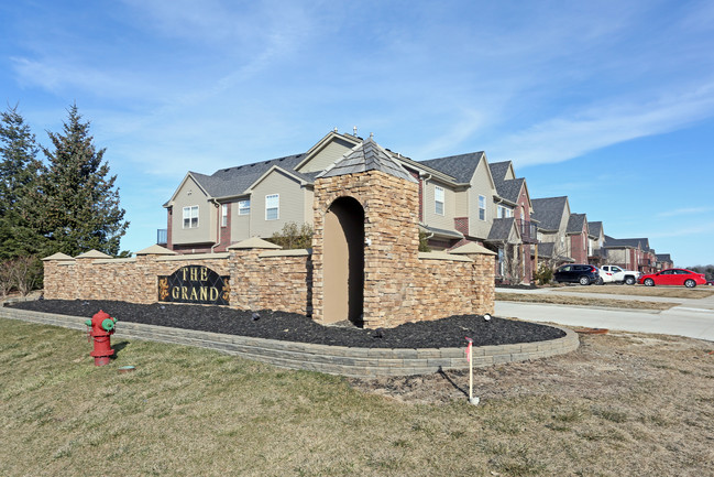 The Grand Summit Condominiums in Grand Blanc, MI - Building Photo - Building Photo