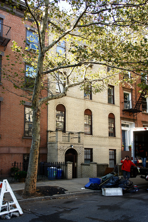 166 Pacific St in Brooklyn, NY - Foto de edificio