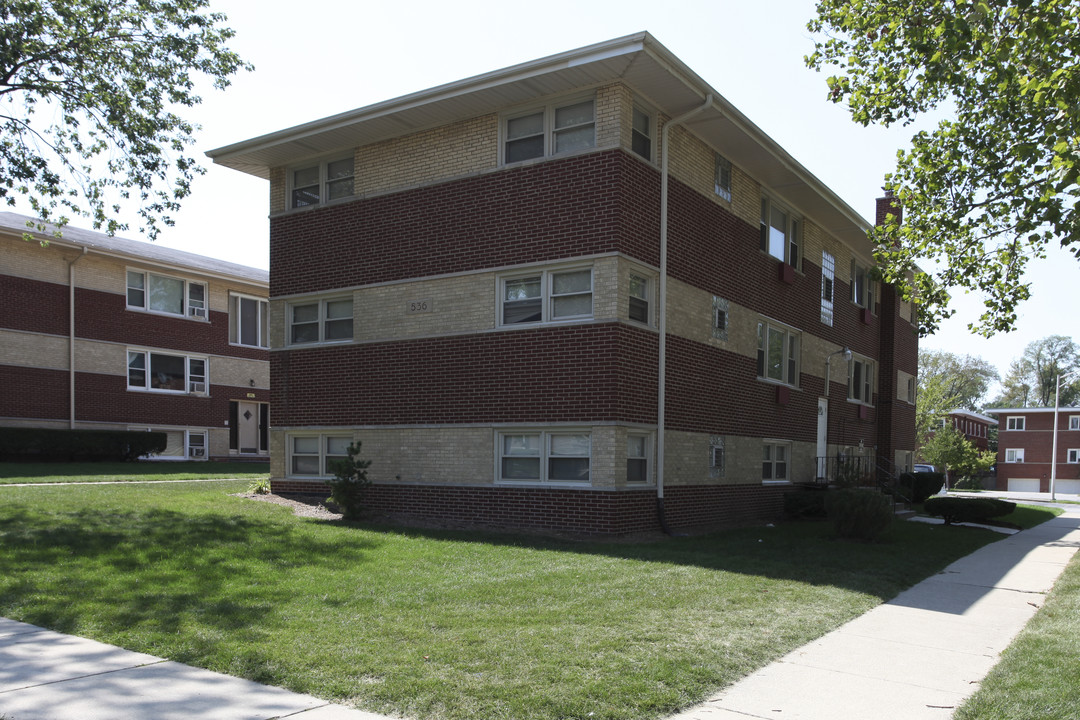 536 N Lincoln Ave in Addison, IL - Foto de edificio