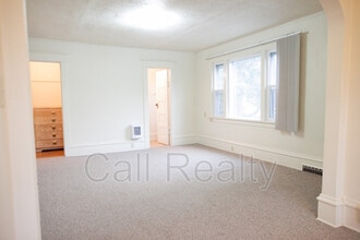 1028 E Mission Ave in Spokane, WA - Foto de edificio - Building Photo