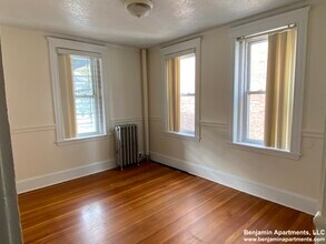 15 Barrows St, Unit 3 in Boston, MA - Foto de edificio - Building Photo