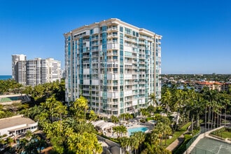 Bay Shore Place in Naples, FL - Building Photo - Building Photo