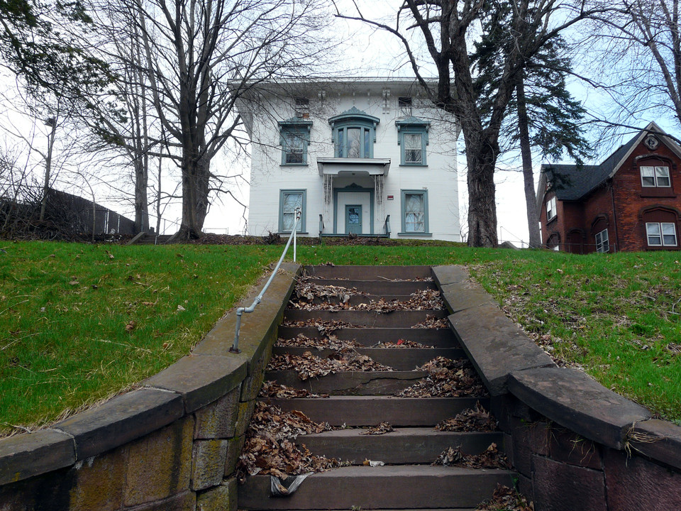 110 Colony St in Meriden, CT - Building Photo