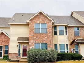 5708 Giddyup Ln in Fort Worth, TX - Building Photo